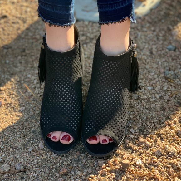 Black open toe booties- brand new in box - Picture 3 of 5